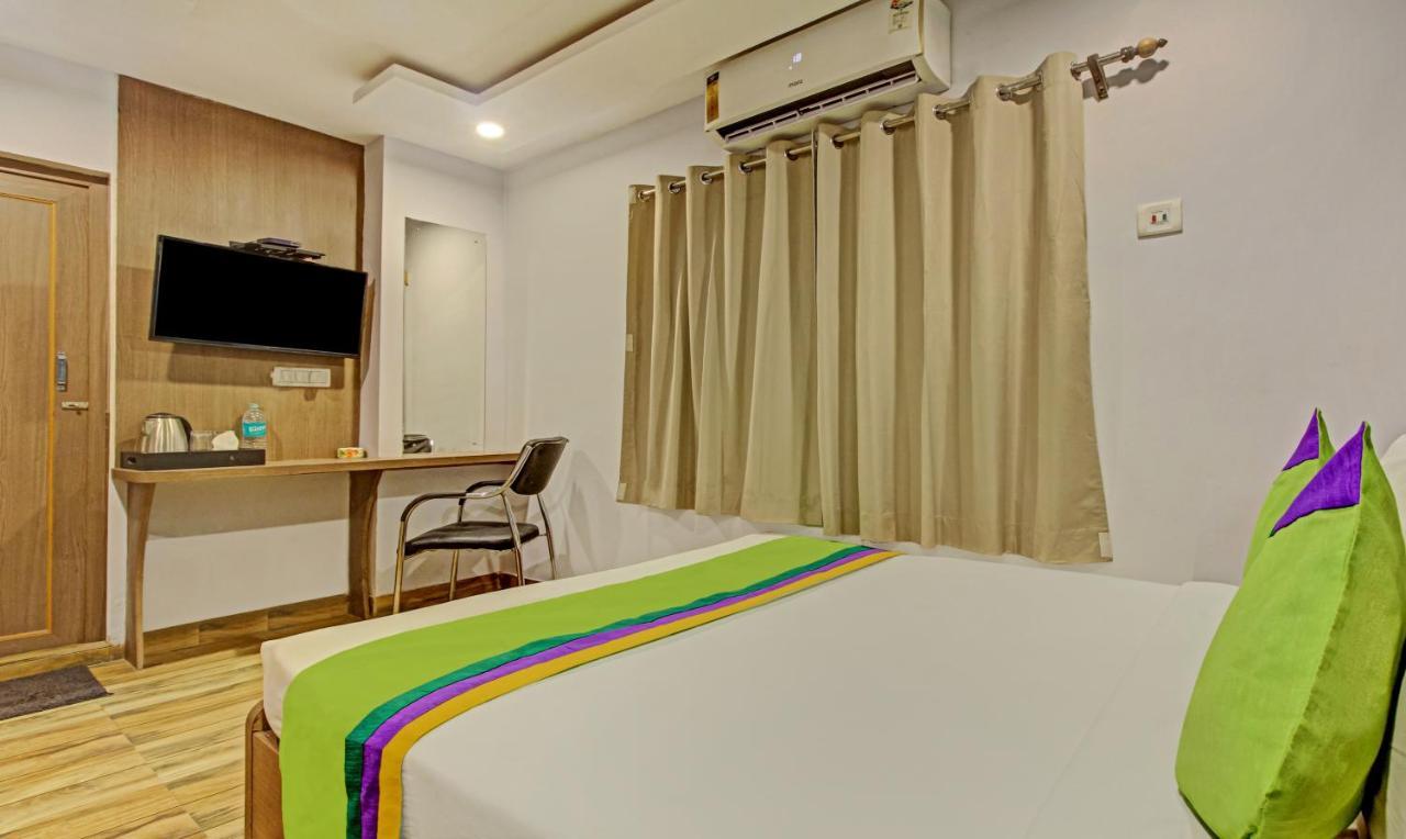 Hotel Royal Crowne Near Kolkata Airport 外观 照片