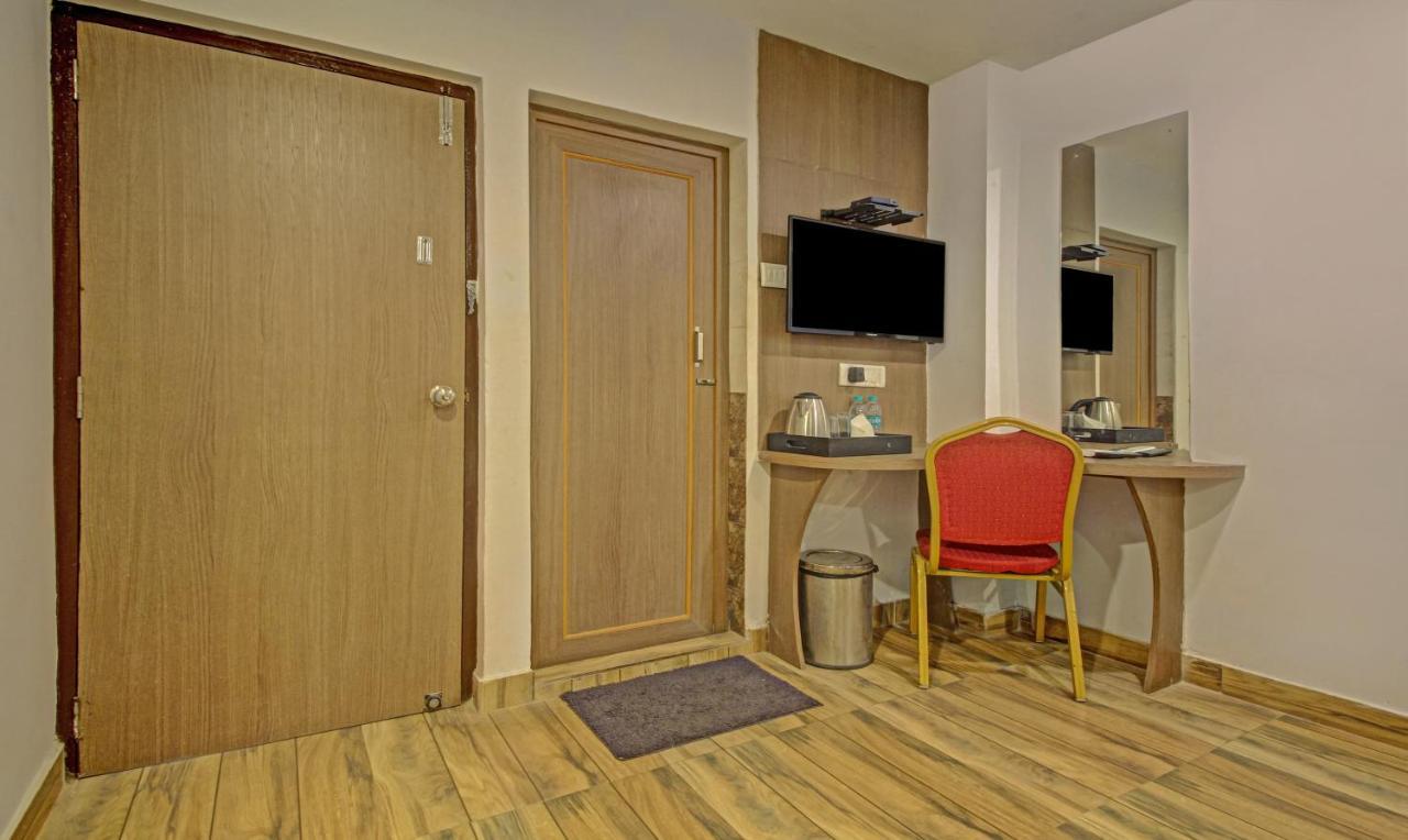 Hotel Royal Crowne Near Kolkata Airport 外观 照片