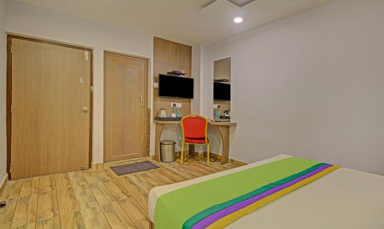 Hotel Royal Crowne Near Kolkata Airport 外观 照片